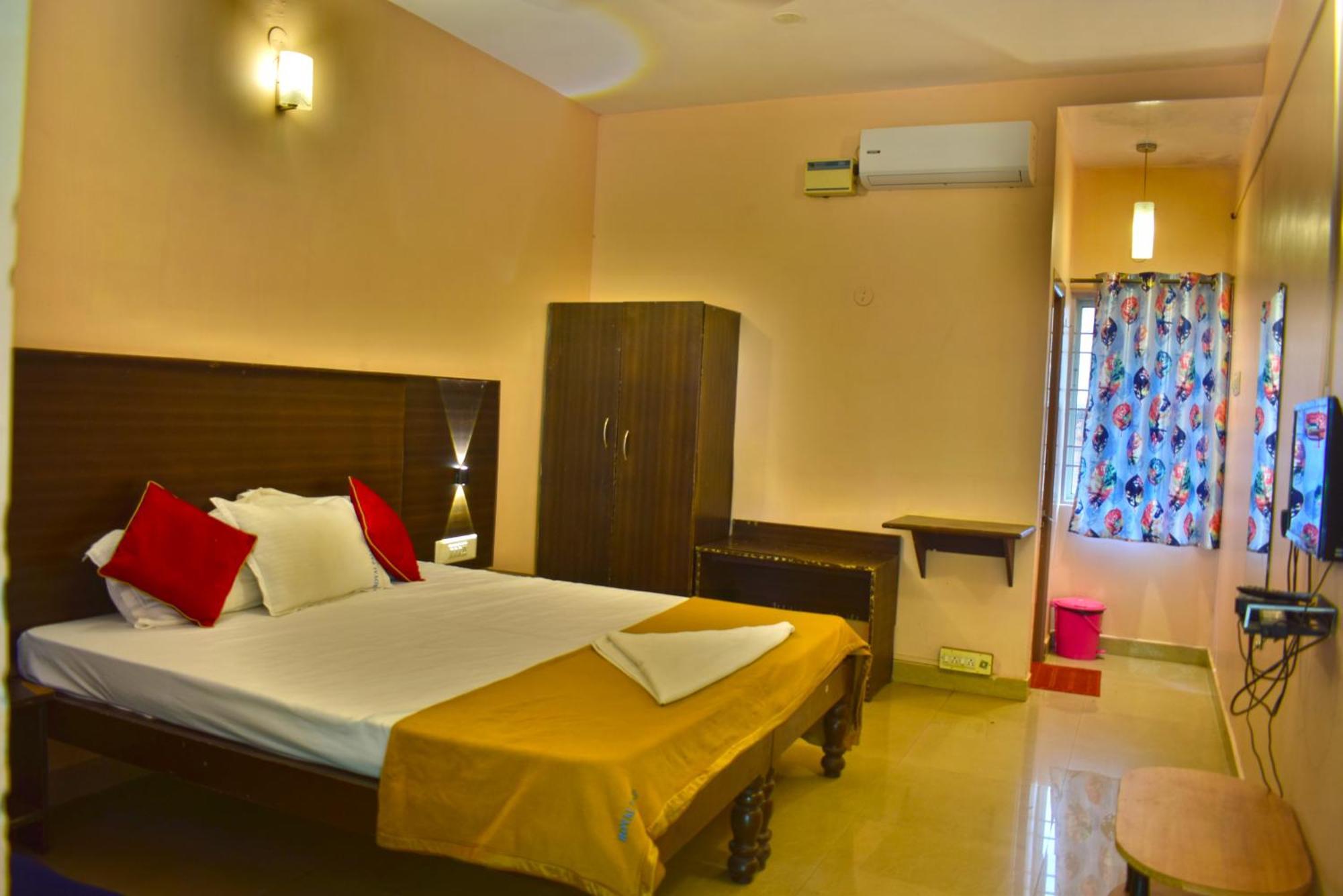 Jains Royal Palace Resorts Yelagiri Exteriér fotografie
