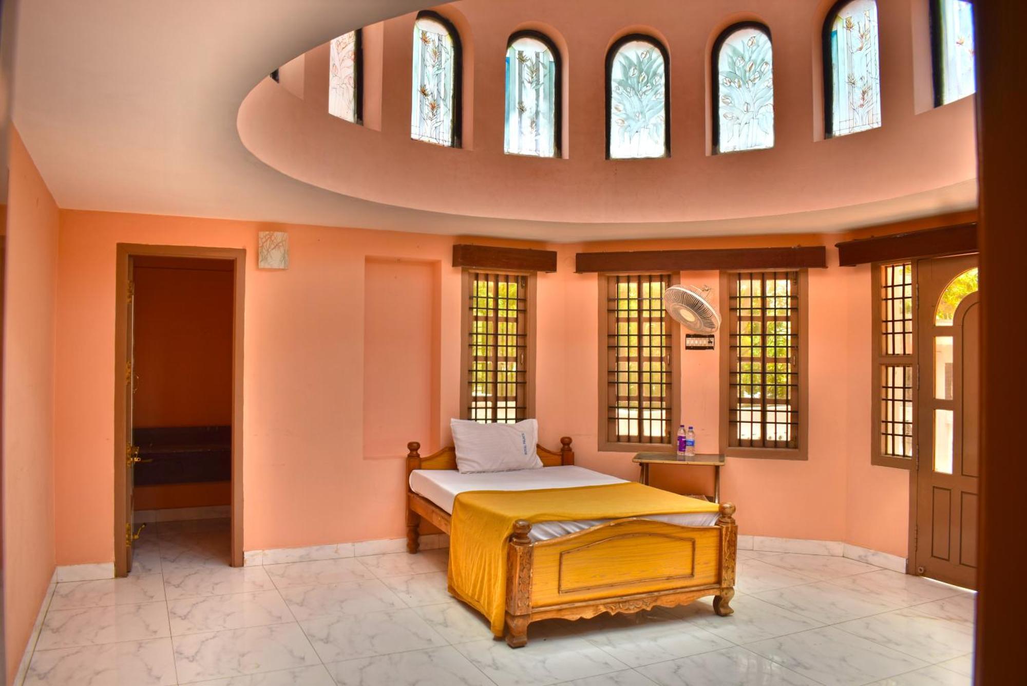 Jains Royal Palace Resorts Yelagiri Exteriér fotografie