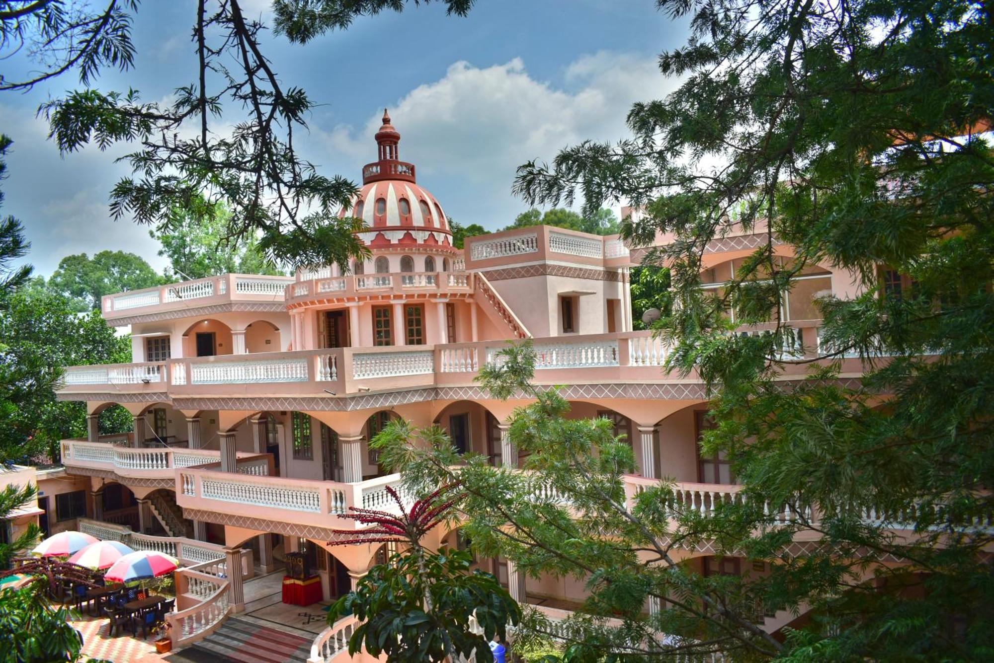 Jains Royal Palace Resorts Yelagiri Exteriér fotografie