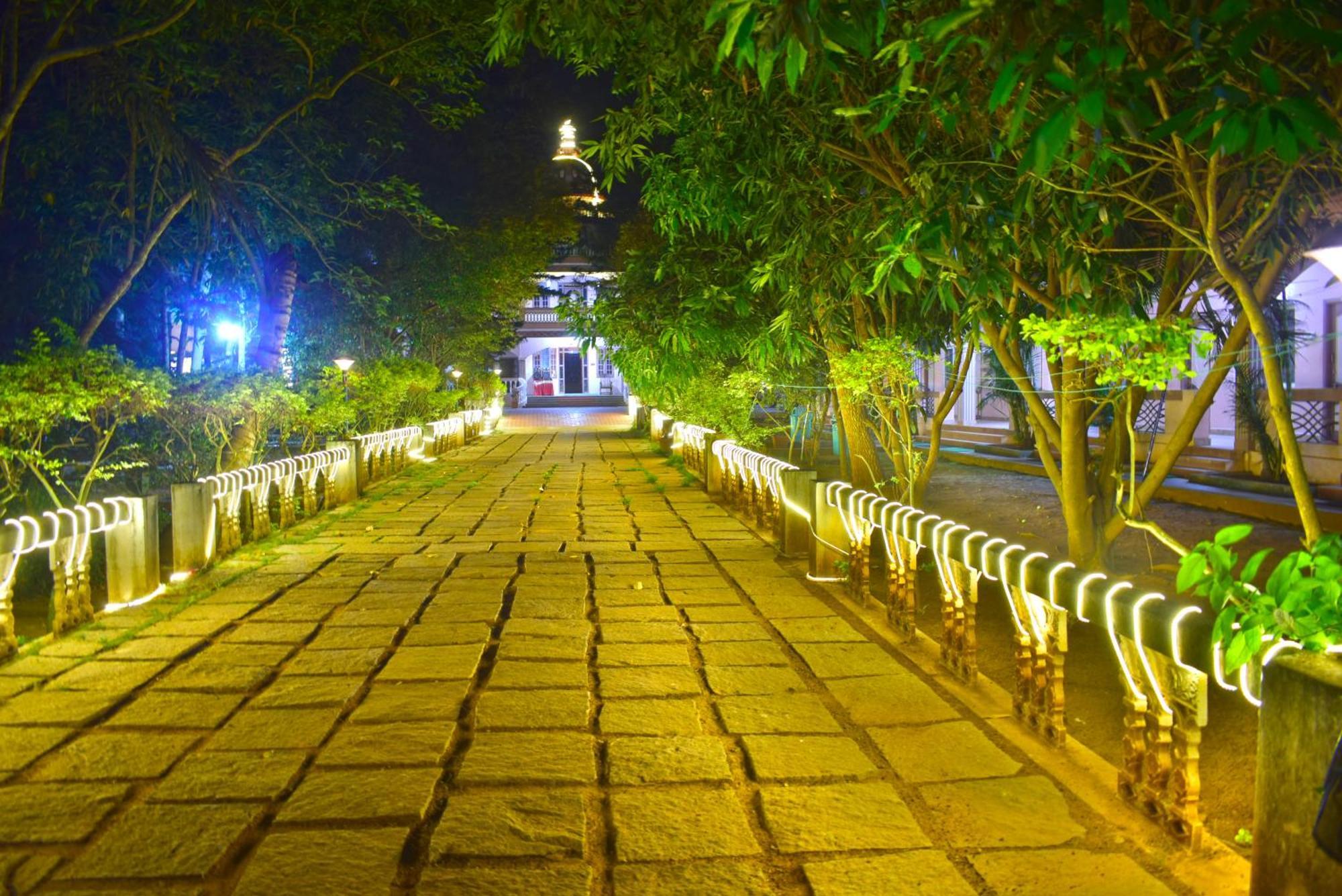 Jains Royal Palace Resorts Yelagiri Exteriér fotografie
