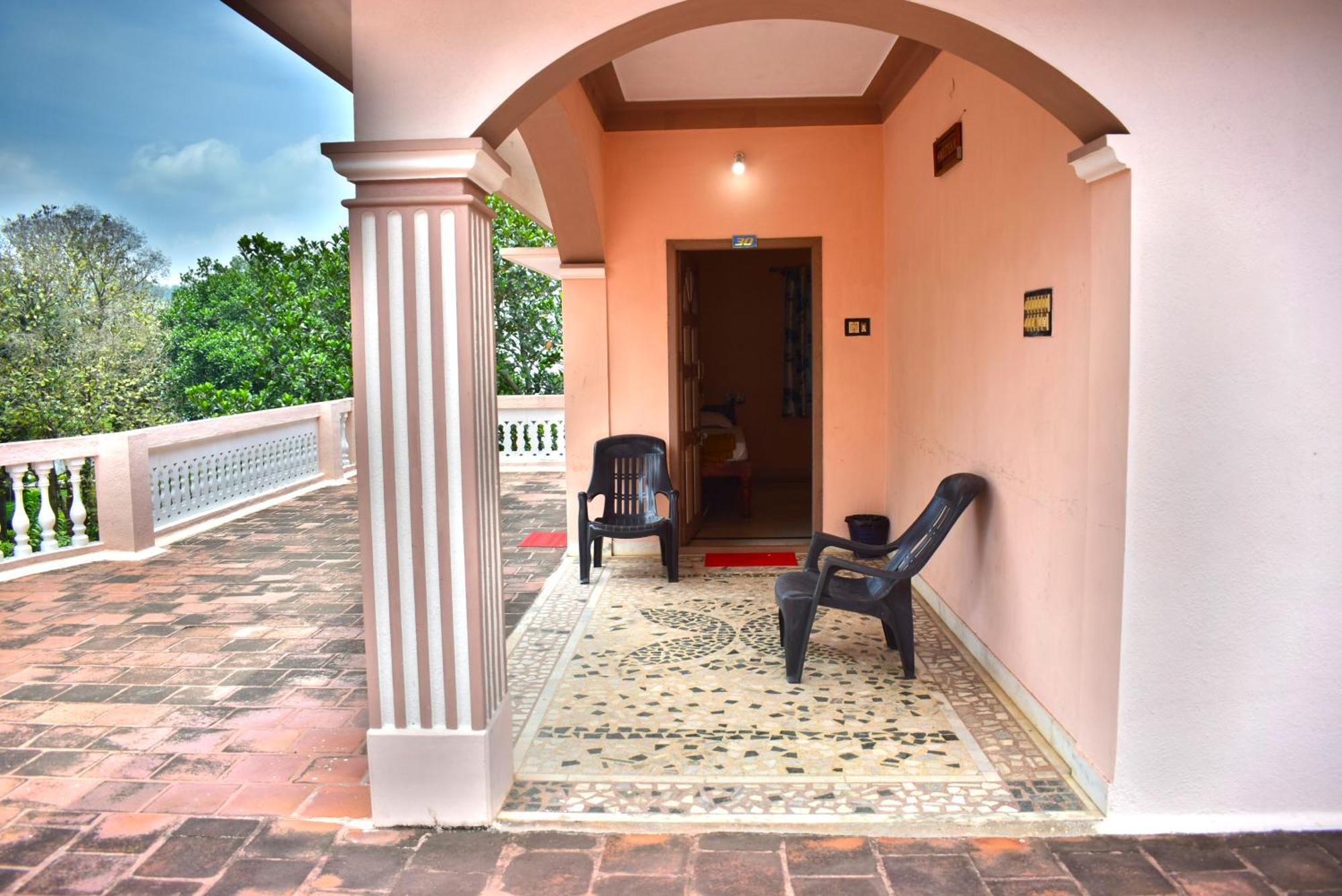 Jains Royal Palace Resorts Yelagiri Exteriér fotografie