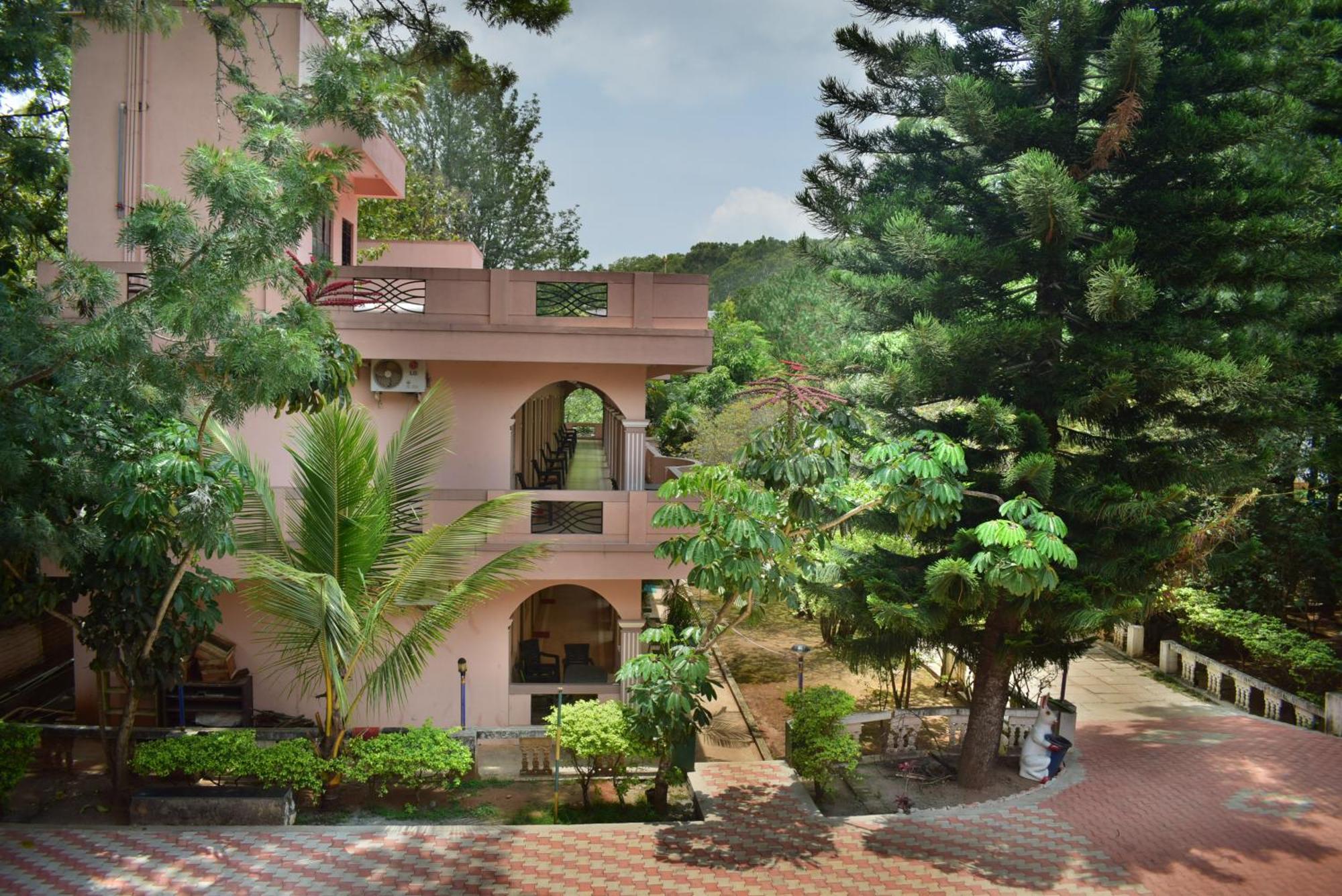 Jains Royal Palace Resorts Yelagiri Exteriér fotografie