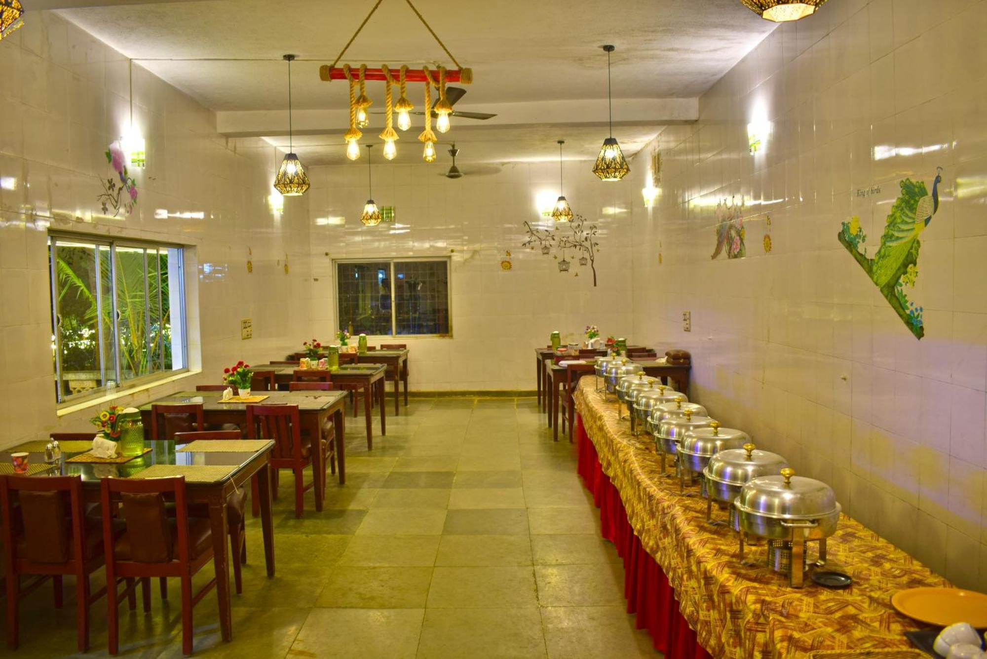 Jains Royal Palace Resorts Yelagiri Exteriér fotografie