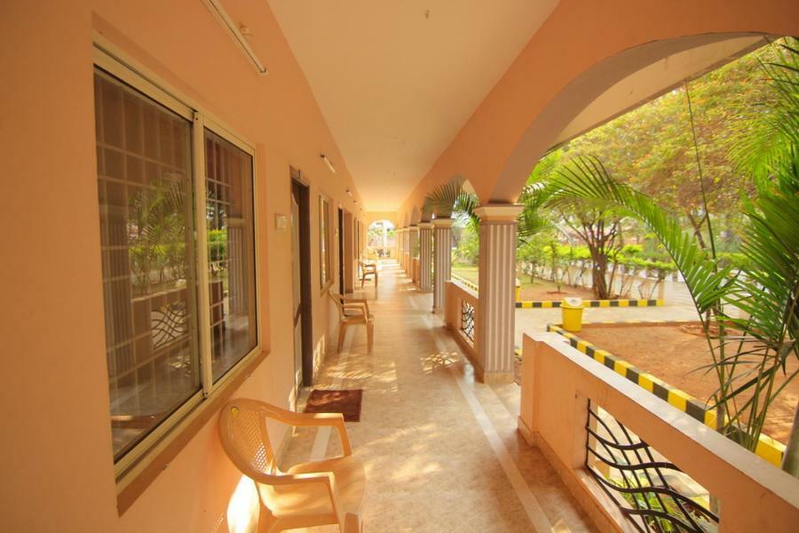Jains Royal Palace Resorts Yelagiri Exteriér fotografie