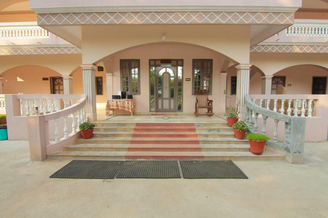 Jains Royal Palace Resorts Yelagiri Exteriér fotografie
