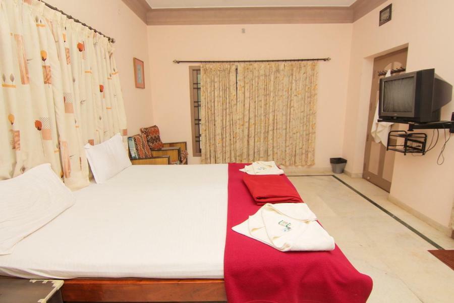 Jains Royal Palace Resorts Yelagiri Exteriér fotografie