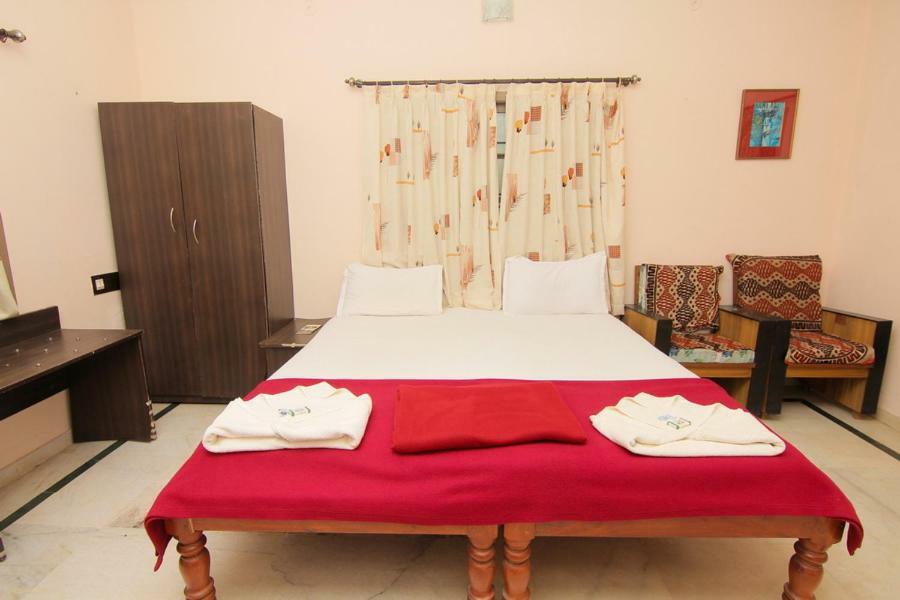 Jains Royal Palace Resorts Yelagiri Exteriér fotografie